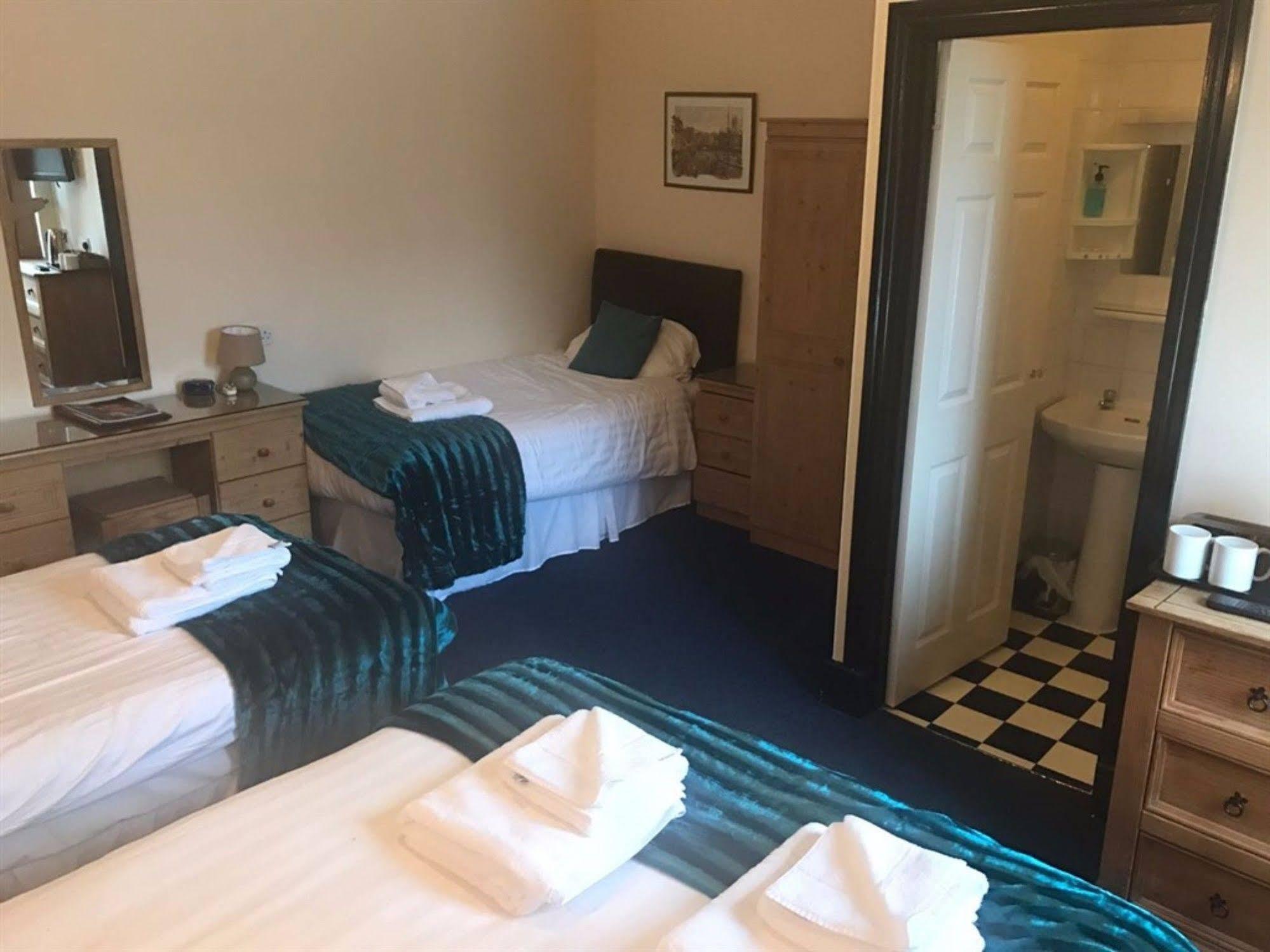 The County Hotel Haverfordwest Eksteriør billede